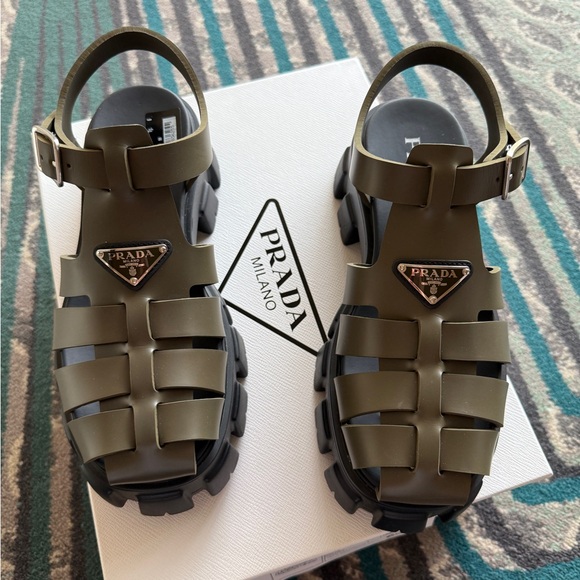 BNEW PRADA MEN MONOLITH SANDALS COMPLETE W/ BOX , TAGS UNUSED SIZE 7US 6UK - Picture 3 of 8